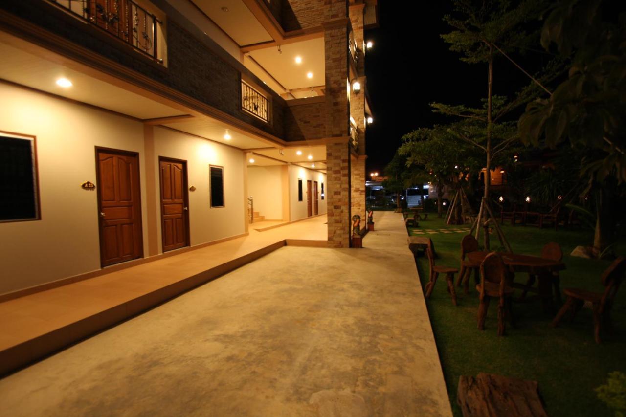 Pn Gold Resort Bangsaen Buitenkant foto