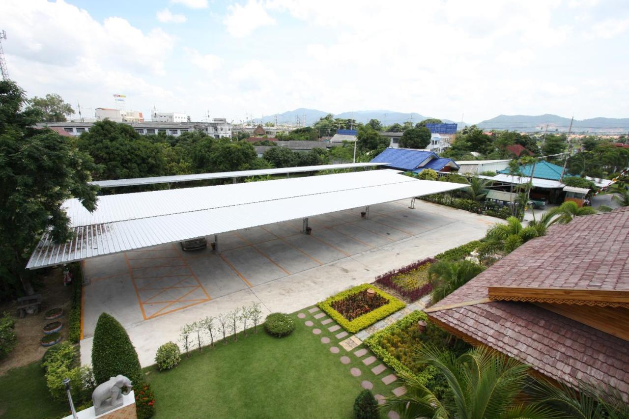 Pn Gold Resort Bangsaen Buitenkant foto