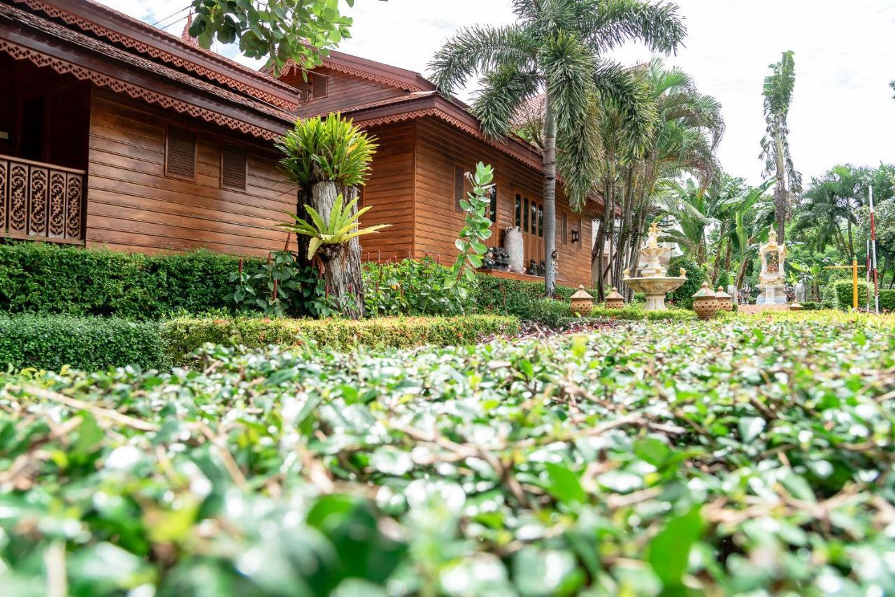 Pn Gold Resort Bangsaen Buitenkant foto