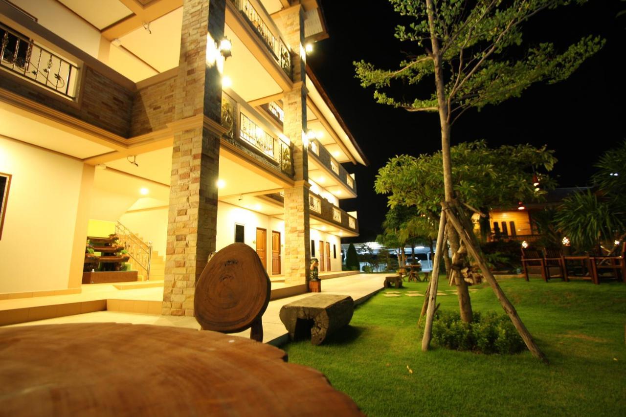 Pn Gold Resort Bangsaen Buitenkant foto