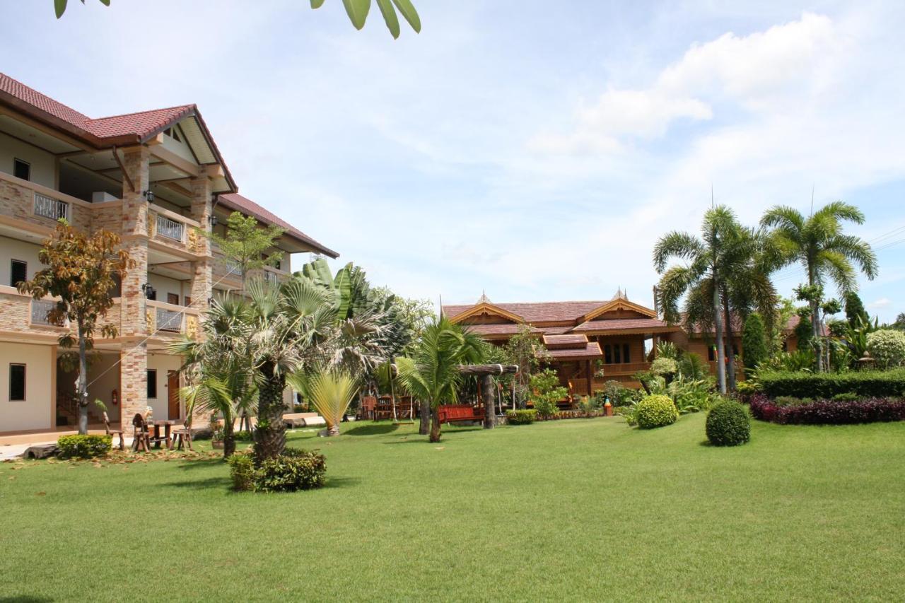 Pn Gold Resort Bangsaen Buitenkant foto