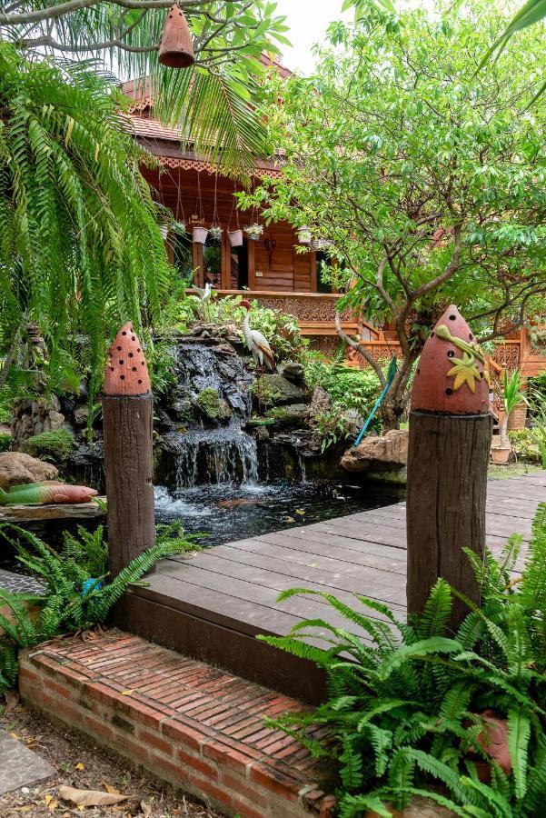 Pn Gold Resort Bangsaen Buitenkant foto