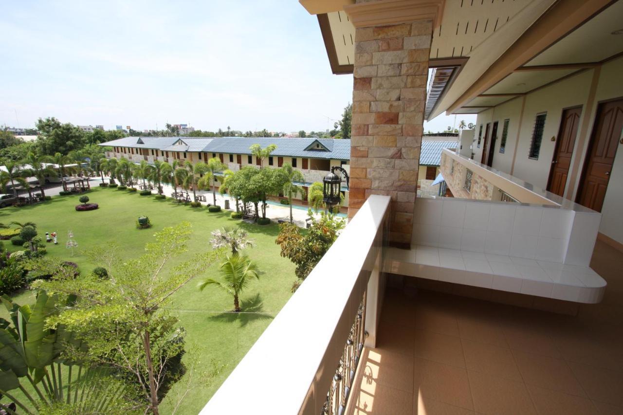 Pn Gold Resort Bangsaen Buitenkant foto