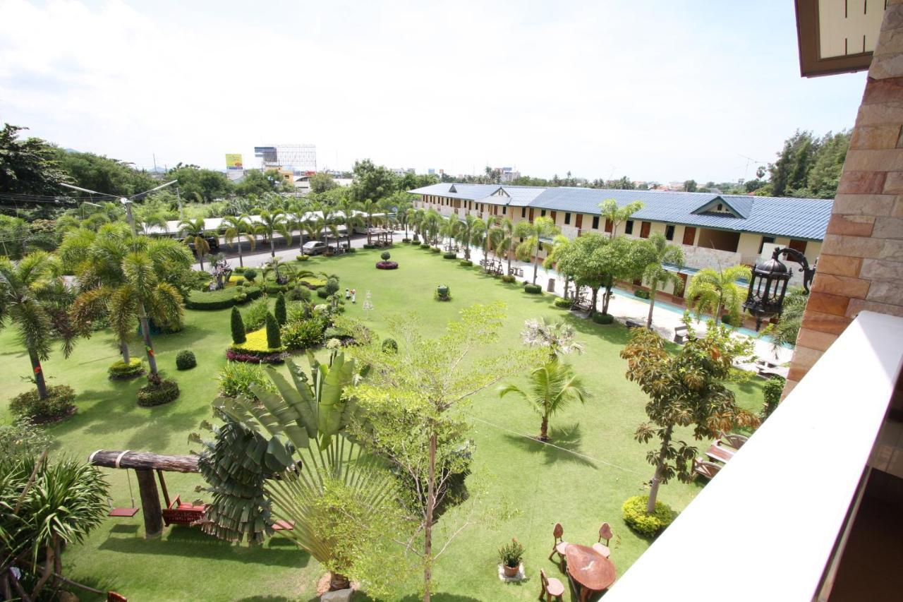 Pn Gold Resort Bangsaen Buitenkant foto